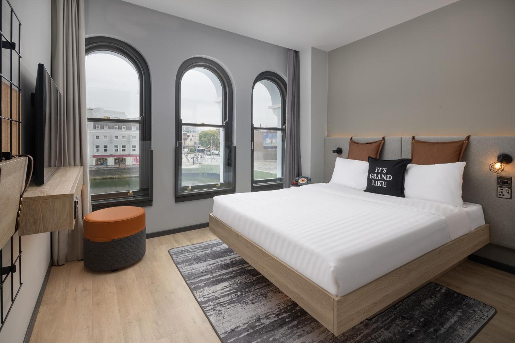 Готель Moxy Корк Екстер'єр фото